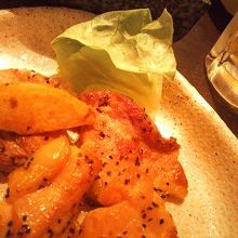 鶏の鍬やき。ふつーのソテーにしか見えず残念。