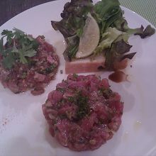 マグロのターター。食材は新鮮でした