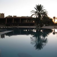 夕暮れ時のプールサイド★