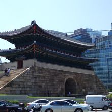 南大門市場側から見た崇礼門　