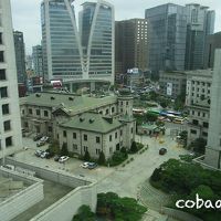 窓から。韓国銀行がみえる。