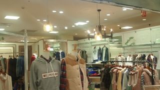 カジュアル・ガーリーなスタイル