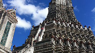 【ワット アルン】派手さはないが美しい寺