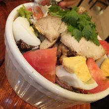 具だくさんのサラダ