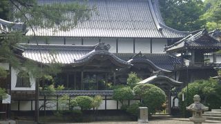 立派なお寺です。