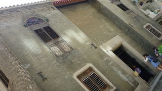 カテドラルからセナド広場に戻る小道に佇む中国風邸宅