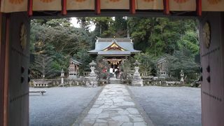 由布院に来て縁結びならココ！・・神社