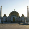 絢爛豪華な中央アジア一のゴールドモスク