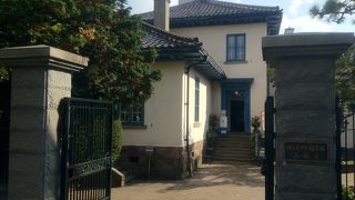 本場の紅茶や焼き菓子で休憩を