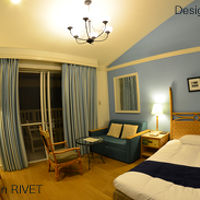 お部屋はかわいらしい感じです。テラス付