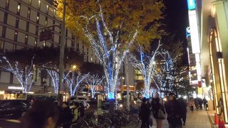 白と青を基調としたイルミネーション