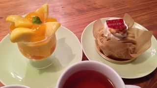 新宿。美味しそうなマンゴープリンと和栗のモンブラン！