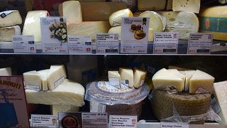 バンコクでもいちばん食材数が多いといわれるスーパー