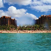 ビーチからのアウラニ