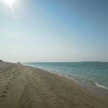 １１月の瀬底ビーチ。