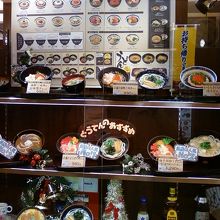 主に海鮮丼が多いですね。