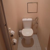 トイレはお風呂と別です。でもやはり、清潔感に関しては…。