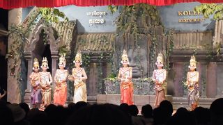 良い席でみるなら予約必須