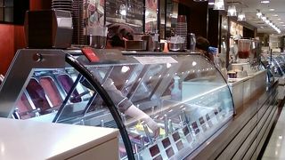 珍しいソルトジェラートありますよ。