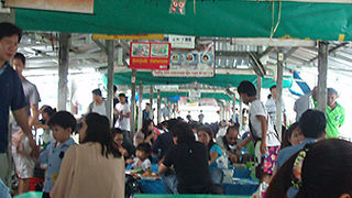 【タリンチャン水上マーケット】タイの人たちと一緒に楽しむ市場