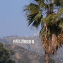ハイランドセンターから撮影したハリウッドサイン♪