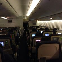 機内