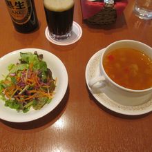 サラダとスープは今一歩