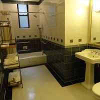 清潔なバスルーム・バスタブはクイーン以上の部屋に有