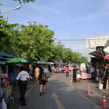 かなり大掛かりなマーケットです。