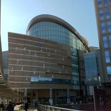 駅方向からみた外観です