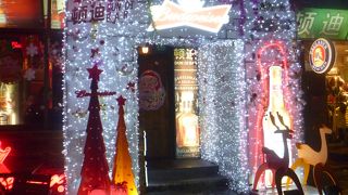 オシャレなバーがたくさん