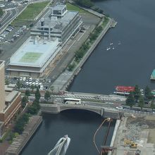 ランドマークタワーから見た万国橋
