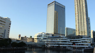 横浜駅北口近くのショッピングモール