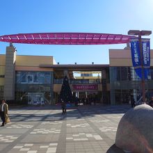 アウトレットパーク正面入り口