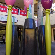 １階フロアのモニュメント