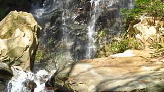 なかなか見事な二段滝