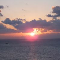 部屋から見た朝日