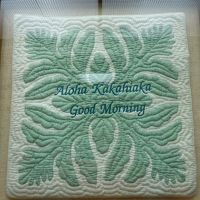 エレベーター内に飾られているハワイアンキルト