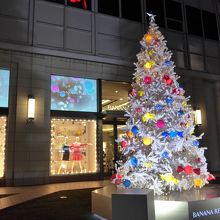 ヒルズ近辺のクリスマスツリー