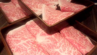高級肉のすき焼きが1人前1780円！