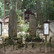 宮本武蔵の墓が有ります。大きな石碑が有ります。お参りが出来る様になっています