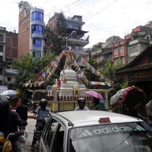 小さなストゥーパが目印。