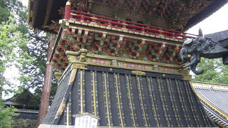 鼓楼と左右で対になっている。