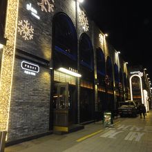 ハミルトンホテル裏側の通り