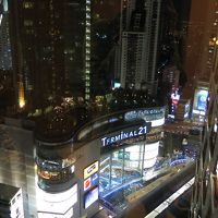 ターミナル２１も目の前です