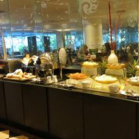 朝食はレストランも利用可