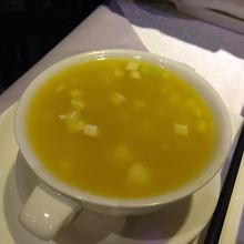 スープ。かなり薄味