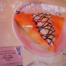 かなり待たされた、クレープ売り場…