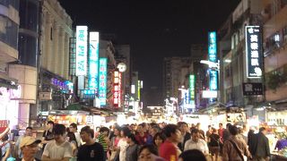 高雄では外せない夜市