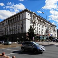 ホテルの後ろ半分は大統領官邸です